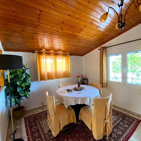 Gaia Luxury & Ouranos Cosy Holiday home