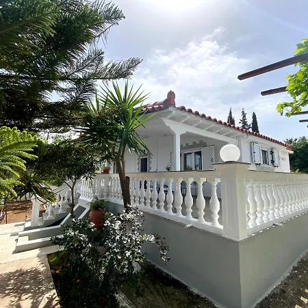 Holiday home Gaia Luxury & Ouranos Cosy